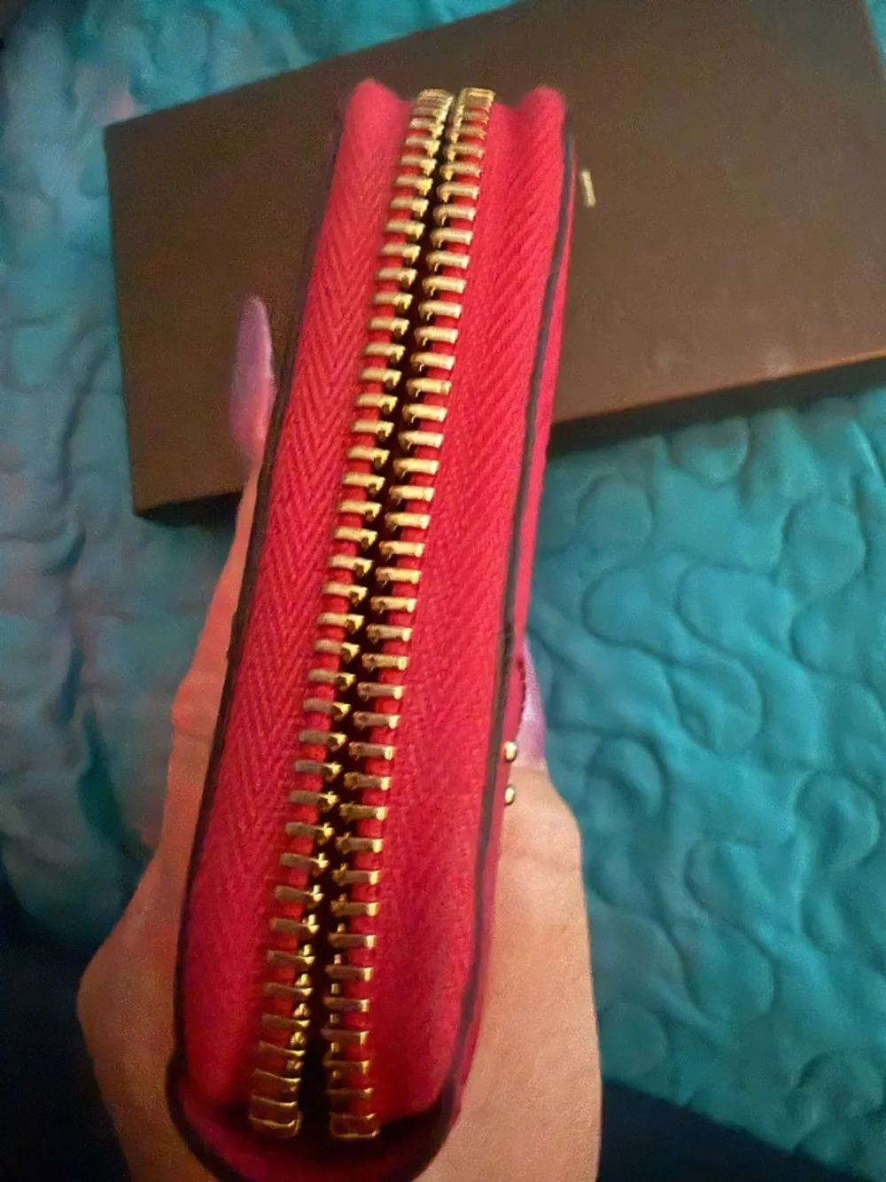 Gucci pink GG Embossed Zip-Around Wallet - Picture 5 of 6
